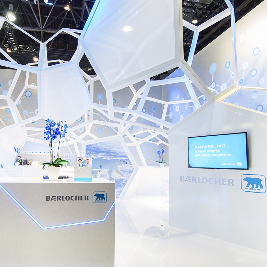 Messebauer Winkels in Düsseldorf mit dem Messestand für Baerlocher mit eigenem Design