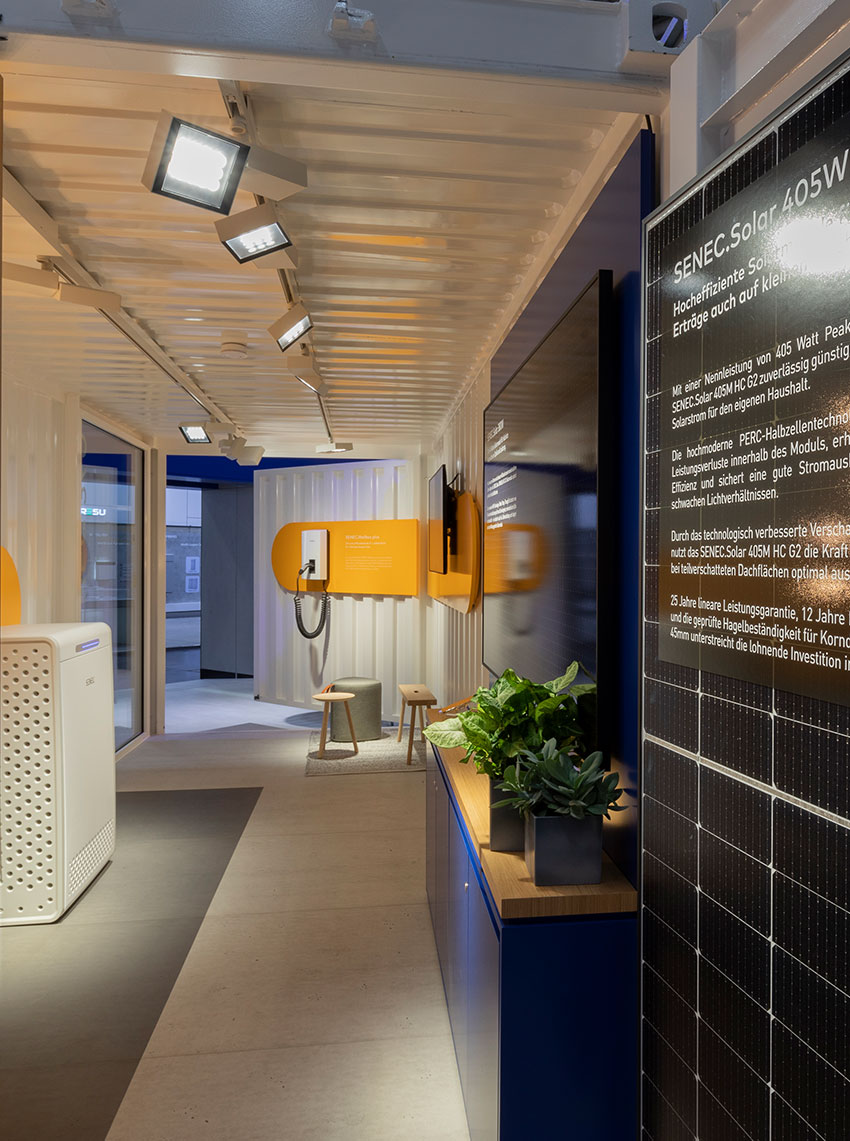 Messebauer Winkels Interior für Senec auf der Intersolar 2022 in München mit zweitem Geschoss