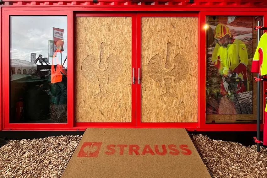 messebau-Outdoor-DLGWaldtage-Strauss_workwear-Lichtenau-winkels_interior-2025_9